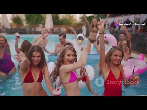 برلين تسمح للنساء بالسباحة بدون ملابس