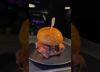 Woodribs Burger At الرياض السعوديه وود رييس جدة دمام الخبر لحم ريبس ههذا افضل لحم رييس