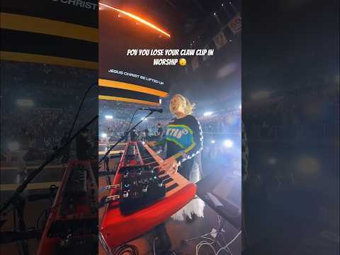 SOMEBODY HOLD MY CLAW CLIP Worship Worshipmusic Musician Worshipteam Church Christian SOMEBODY HOLD MY CLAW CLIP Worship Worshipmusic Musician Worshipteam Church Christian