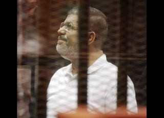 الرئيس محمد مرسي السيسي لسه هيجيب لكم من قعر الزبالة