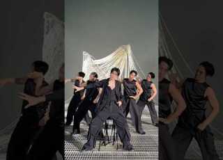 𝐿𝑒𝑡 𝑚𝑒 𝑡𝑎𝑘𝑒 𝑦𝑜𝑢 𝑜𝑢𝑡 JAEHYUN Smoke