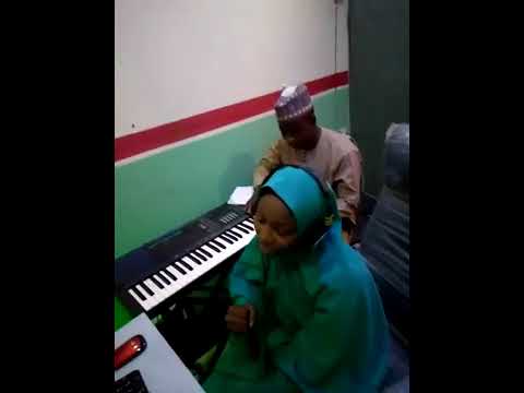 Zainab Ambato Wakar Naikuka Da Idona Da Hawaye