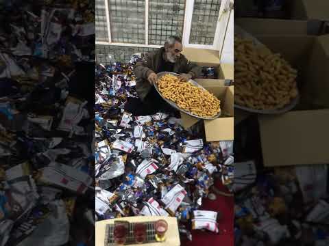 رجل كبير في العمر يفتح اكثر من 99 كارتونه جبس ابو جنه شوف سوه