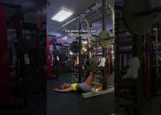 Girl Faints In The Gym Bc Of This Fitness Humor Gym