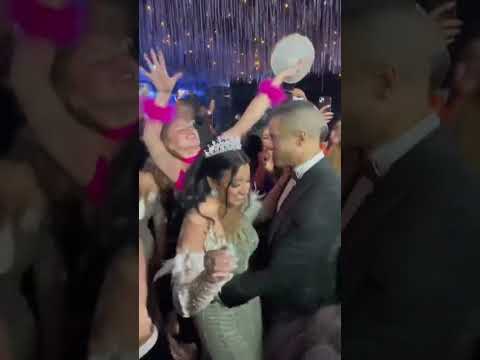 حسن شاكوش يغني انتي بونبونيه لعروسته في فرحه الذي اقيم في افخم فندق في مصر بحضور نجوم الغناء والفن
