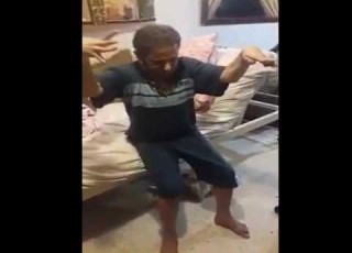 معجزه ابو الفضل العباس لرجل مشلول وأبكم فسبحان الله