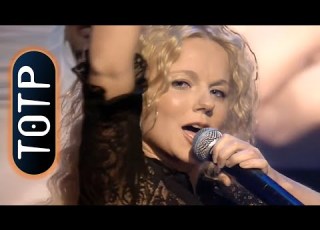  Geri Halliwell Mi Chico Latino Live At TOTP 26 08 1999 HD