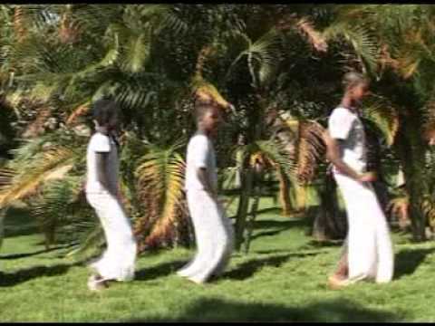 A I C MAKONGORO VIJANA CHOIR KULA USHIBE A I C MAKONGORO VIJANA CHOIR KULA USHIBE