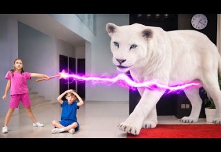 الأسد الأبيض حقيقي عصا سحرية تحول حديقة حيوانات الألعاب إلى حيوانات برية Vania Mania Kids