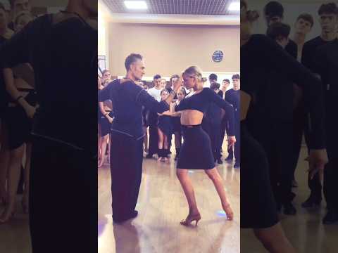 взгляд Руслана на Полю рекомендации Ballroomdance руслан полина Dance бальныетанцы хочуврек Fypシ