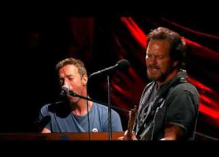  Eddie Vedder Chris Martin Don T Dream It S Over Live At Global Citizen Festival NY 2016