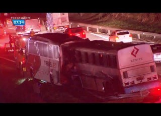 Acidente Na Castello Branco Deixa Motorista De ônibus Morto E 15 Feridos