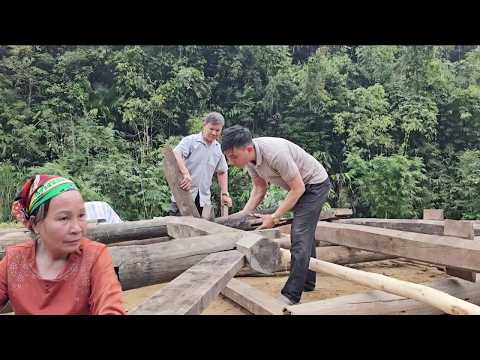 Hang S Father Came To Help His Son Reassemble The Wooden House They Were Building