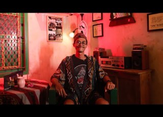 AROMANSA PUNK ALA RICH COFFEE SHOP HORROR KOMEDI DI KOTA GEDE YOGYAKARTA