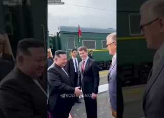  N Korea S Kim Jong Un Arrives By Train For Russia S Vladivostok Visit