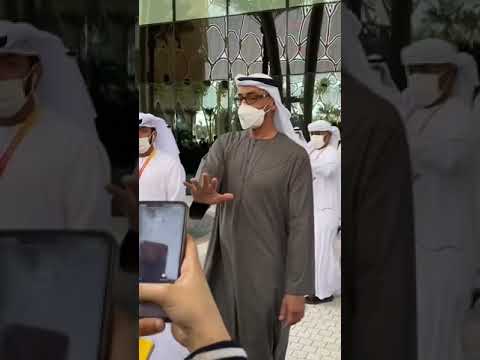 الشيخ محمد بن زايد تصوير مع الجمهور في اكسبو