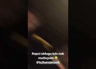Burak Yörük Sıngs ın The Car 19