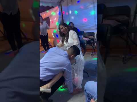 فضيحة شب يخلع ملابس عروسته أمام الناس مملكة التيك توك فضيحة شب يخلع ملابس عروسته أمام الناس مملكة التيك توك