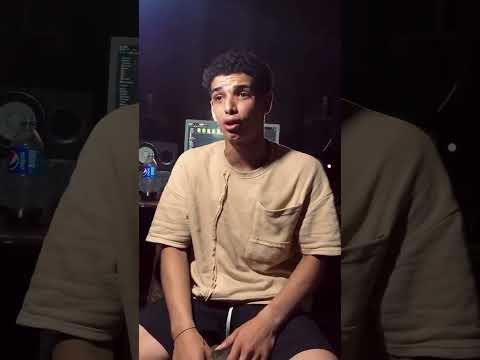 الخصم فاتح سكينه وانا جمبي كلبي بيتعامل فارس سكر اسمع الخصم فاتح سكينه وانا جمبي كلبي بيتعامل فارس سكر اسمع