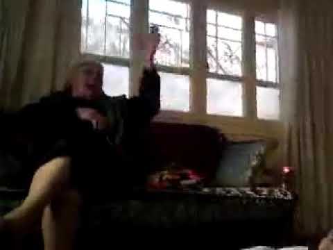 لما الختيار و الختيارة يعلقو ببعض