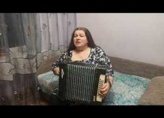  Упал бокал на хрустальный