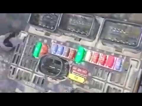 بيجو سيتروين مشاكل BSM Peugeot Citroën قصة نتعلم منها في مجال ميكانيك السيارات مشكل من علبة الفيوز