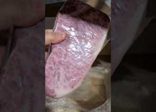 لحم البقر الياباني الواغيو يعتبر اغلى انواع اللحوم بالعالم