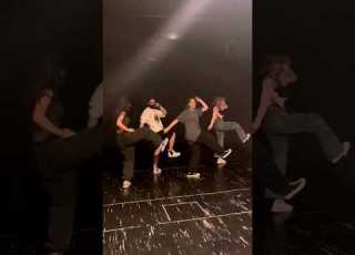  شمع کیک فشفشه هرکی دست نزنه ک شته شه چالش دهه ۸۰ نده Dance