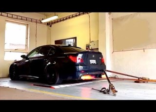 عاصفة الصوت تنفجر من محرك BMW V10 الجبار