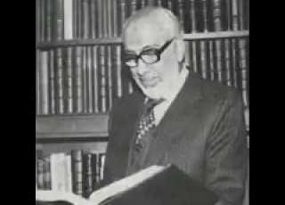 شيخ العربية أبو فهر محمود محم د شاكر معتذر ا عن عدم إجادته للارتجال في الحديث صناعتي الكتابة