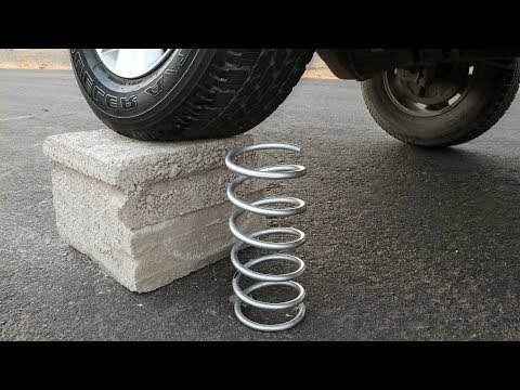 Aplastando Cosas Crujientes Resorte VS Rueda De Coche Aplastando Cosas Crujientes Resorte VS Rueda De Coche