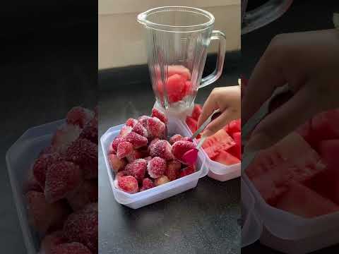 تسموه بطيخ ولا جحا اكسبلور Explore عصيرات الصيف عصير منعش فراولة بطيخ مشروبات Juice