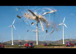  HEAVY MACHINERY AND INDUSTRIAL MISTAKES CAUGHT ON CAMERA