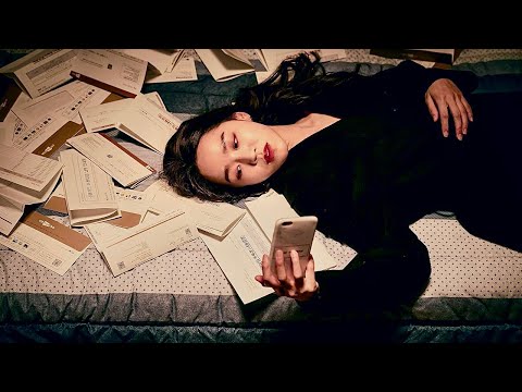 بنت مشهورة جارها مهووس بيها وبيراقب كل تحركاتها ودخل بيتها من غير إذنها وساعتها اكتشف حقيقتها