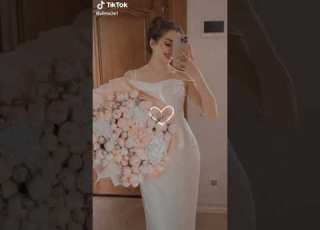 انا وحدا بشم الورد ال ع خدا حطو لايك واشتركو بالقناة بليز