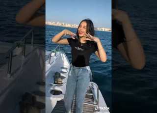 دنيا شايفه دي احلي هيفاء