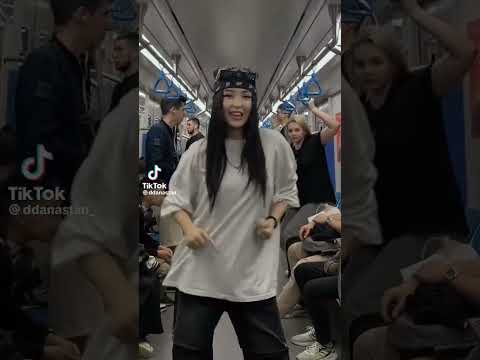 ترقص على اغنيه ديسي ماني