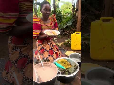 Matooke Und Erdnüsse Zum Mittagessen