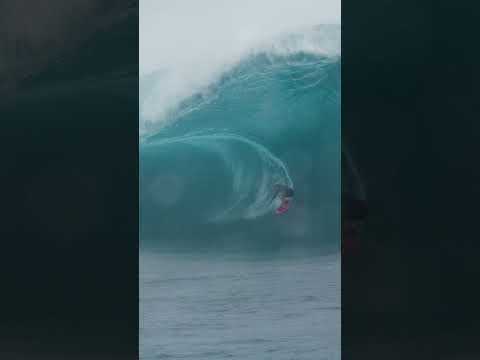 Wave Of Her Life At Teahupoʻo