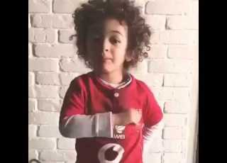تعلم حب الأهلي من هذا الطفل