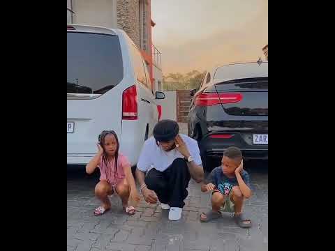 Cheki Diamond Platnumz Na Wanae Wanavyo Cheza His New Song