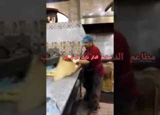 الرحالة الكويتي منصور المبخوت في مطاعم الدار دارك اليمن محافظة إب اليمن الكويت Shorts Cake