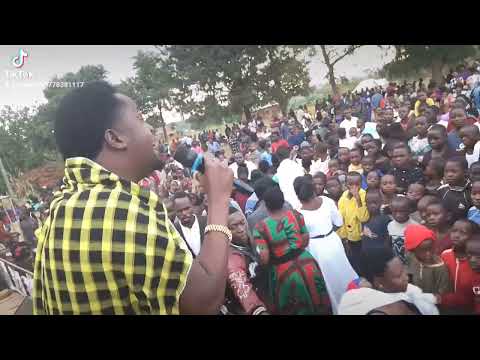 Masai Zakayo Aimba Watu Wakiwa Wana Fanya Arambee Ya Ujenzi Wa Kanisa Songwe 0624091399 Whatsapp