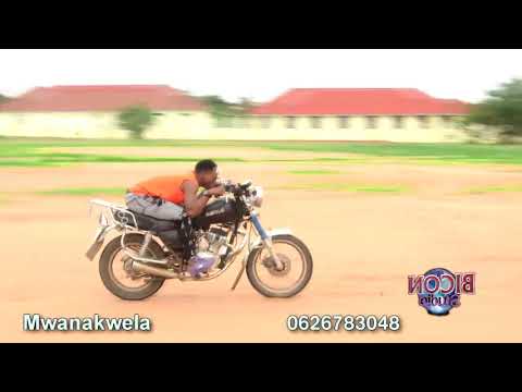 Maajabu Ya Mwana Kwela 2020 Akichezea Piki Piki Kwa Mkono Moja