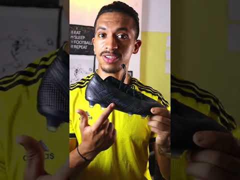 الحذاء الرياضي المناسب علي الملعب الصناعي الترتان Odey Amin Shorts استارز ملعب صناعي كرة الحذاء الرياضي المناسب علي الملعب الصناعي الترتان Odey Amin Shorts استارز ملعب صناعي كرة