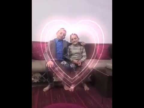 طول ما الدنيا دي بينا بتلف احنا هنفضل كده في كتف عصام صاصا