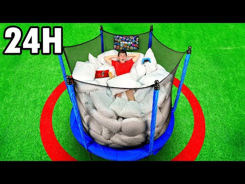 24 HEURES Dans Un TRAMPOLINE REMPLI D OREILLERS