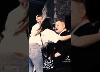  شاهد لحظة طلوع بنت من عشاق جورج وسوف على المسرح و جورج قبلها بكل حب امسحي دموعك اضحكي ماتبكيش