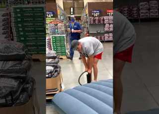 НАШ НАДУВНОЙ МАТРАС ВЗОРВАЛСЯ