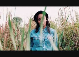  Denai Moore The Lake Finnebassen Edit